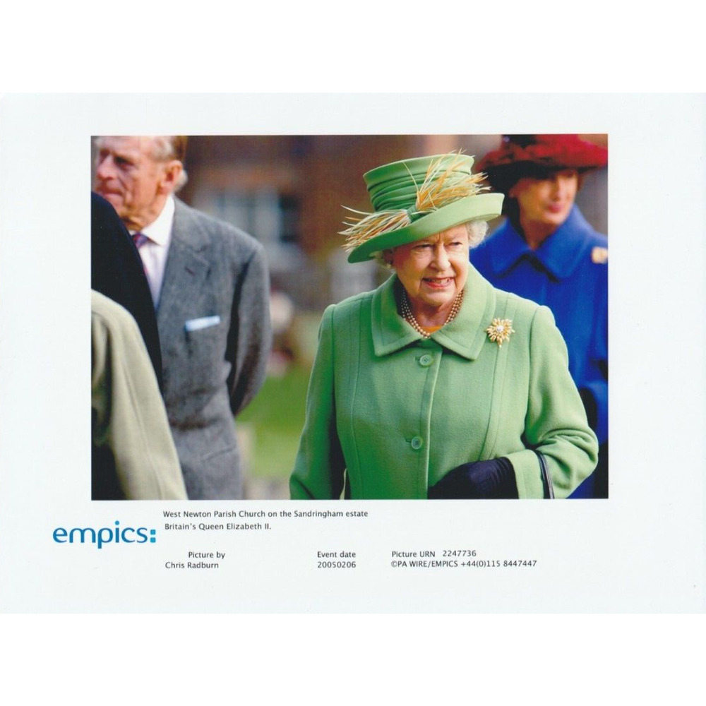 Original Press Photo Queen Elizabeth II Prince Philip 2-6-05 Sandringham